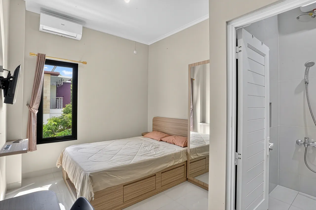 Kamar Superior dengan pencahayaan alami